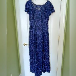 Elegant dark blue dress. Worn once, still in great condition.